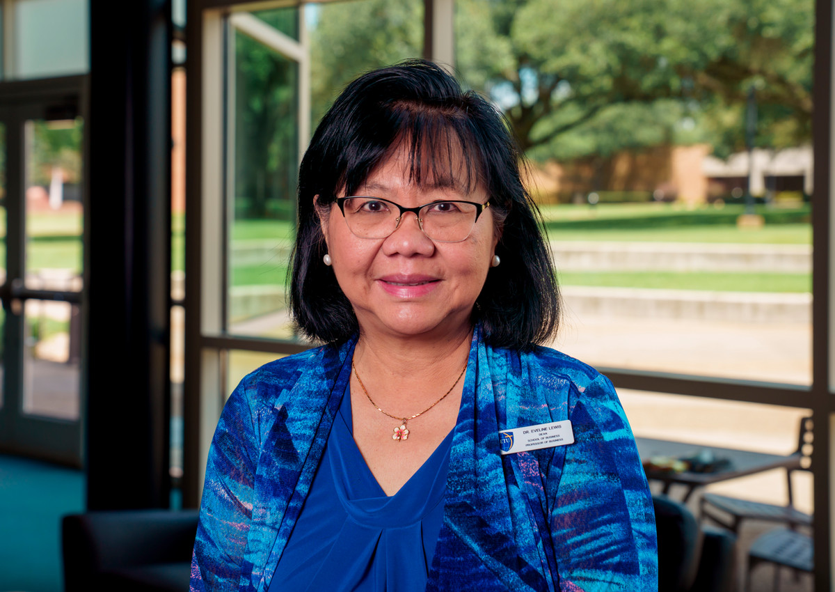 Profile Photo: Eveline Lewis, D.B.A.